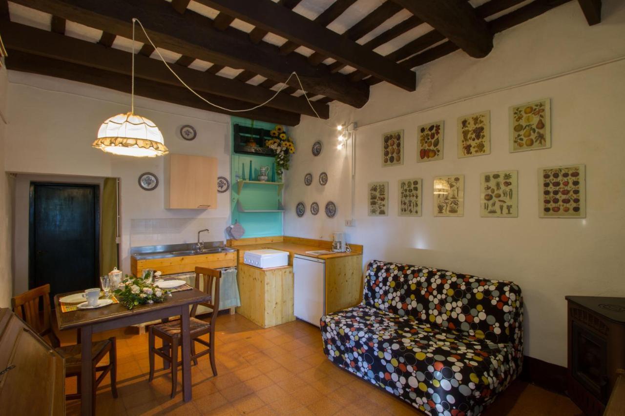 Casa Vacanza Podere Lupinaio Apartment Lorenzana Bagian luar foto